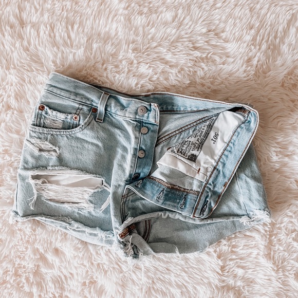 Levi’s 501 high rise jean shorts ✨ - Picture 2 of 9